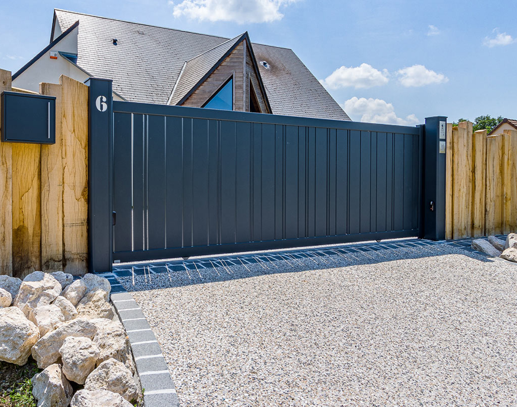 Puerta batiente de aluminio «Célina» de Kostum